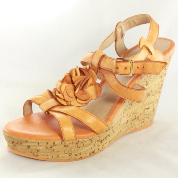 BRUNO MENEGATTI Platform Strappy Wedges Like New - Picture 5 of 8